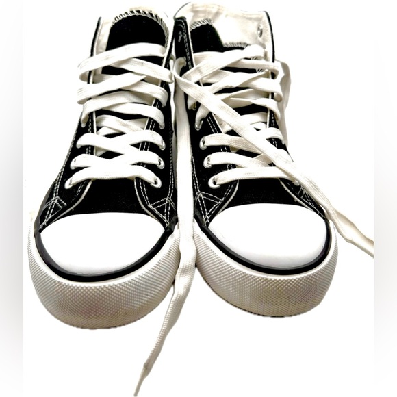 Women's Unbranded High top Black& White Shoes Size 7 Upper& Lining Canvas Comfy - Picture 3 of 5